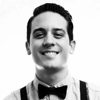 〰 uomo, ritratto, sorridente, papillon, bretelle, bianco e nero telegram sticker