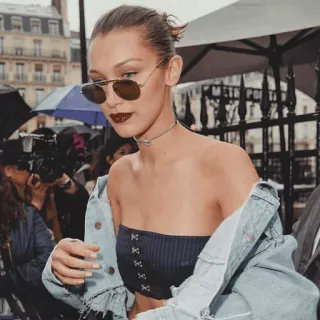 🎠 Bella Hadid Modelka, Bella Hadid, Moda, Gwiazda, Okulary przeciwsłoneczne, Denim telegram sticker