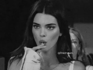 🗞 kendall jenner, model, celebrity, lollipop, woman telegram sticker
