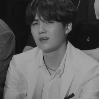 🗞 SUGA kpop, sänger, musik, porträt, mann, promi whatsapp sticker