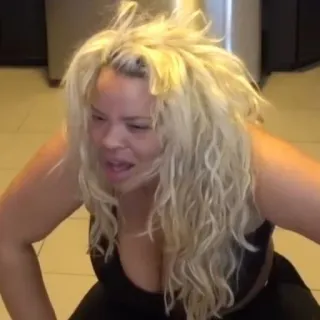 👩 Trisha Paytas tóc vàng, phụ nữ, người nổi tiếng trên mạng, khóc, buồn telegram sticker