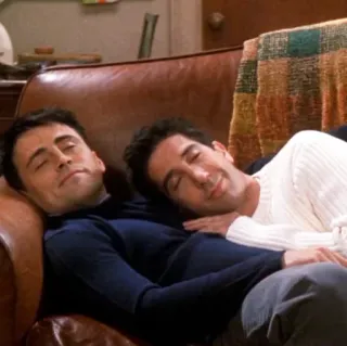 😴 Joey Tribbiani Friends joey tribbiani, friends, ross geller, amitié, série tv, sitcom telegram sticker