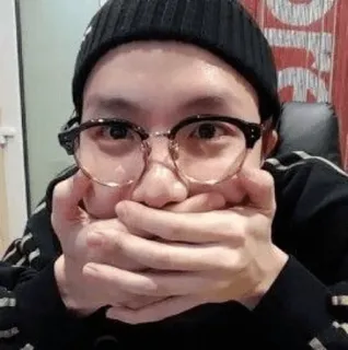 🤭 telegram sticker