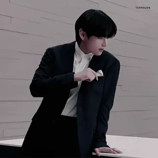 🥓 V kpop, bts, taehyung, idol, singer, suit whatsapp sticker