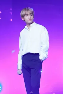 😑 männlich, junger Erwachsener, Sänger, Interpret, Idol, Bühne, K-Pop telegram sticker