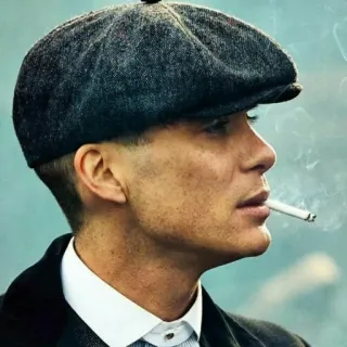 😒 Thomas Shelby Peaky Blinders charakter, tv serie, drama, kriminell, mann, zigarette, hut telegram sticker