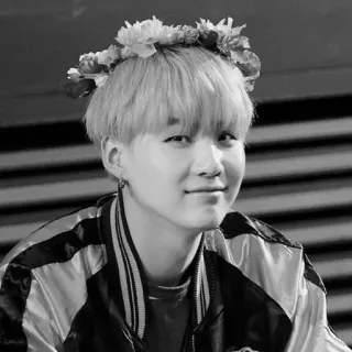 ➰ Suga Suga, BTS, Kpop, Mahkota bunga, Penyanyi, Hitam putih, Potret telegram sticker