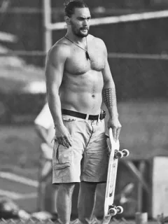 🍻 Jason Momoa мужчина, актер, без рубашки, скейтборд, знаменитость telegram sticker