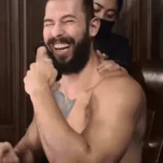 🌟 Andrew Tate homme, barbe, rire, torse nu, tatouage whatsapp sticker