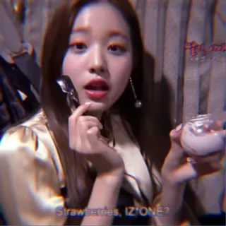 ⛄️ Strawberries, IZ*ONE? kpop, клубника, izone, девушка, певица telegram sticker