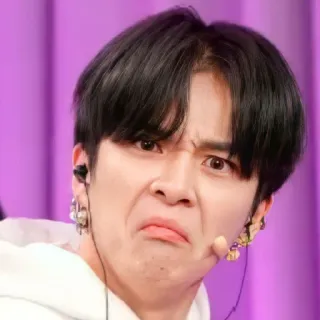 🤨 drôle de tête, expression, portrait, asiatique, personne whatsapp sticker
