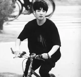 🚲 Jungkook Jungkook, BTS, K-Pop, bicicleta, bicicleta, persona, ídolo telegram sticker