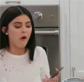 💿 Kylie Jenner kylie jenner, persona, celebrità, donna, meme telegram sticker