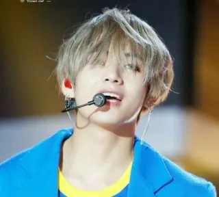 😏 V kpop, bts, v, idol, chanteur, coréen, musique telegram sticker