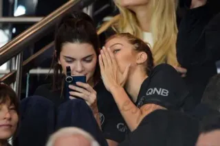 😏 QNB persone, donne, gossip, moda, modelle telegram sticker