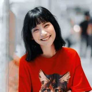 🔪 vrouw, meisje, portret, rood shirt, kat, blij, glimlachend, kort haar telegram sticker