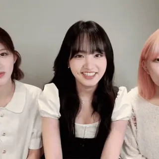 🤍 グループ, 女性, 笑顔, ポートレート, 韓国, アジア whatsapp sticker