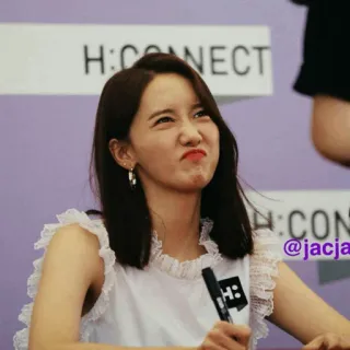 🐚 H:CONNECT coreano, cantora, celebridade, mulher, retrato, yoona whatsapp sticker