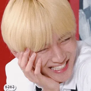 🎋 오구오구 person, smiling, blonde hair, Korean, male telegram sticker