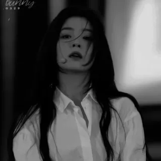 ⬛ bunny kobieta, K-pop, koreański, piosenkarka, dziewczyna, portret, czarno-białe telegram sticker