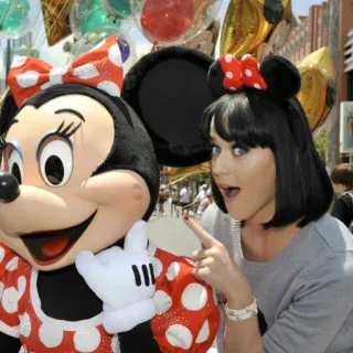 🍪 Minnie Mouse 미니 마우스, 디즈니, 캐릭터, 만화, 귀여운, 여자, 유명인 telegram sticker