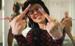 🖕 middle finger, offensive gesture, rude, flipping off, woman, portrait telegram sticker