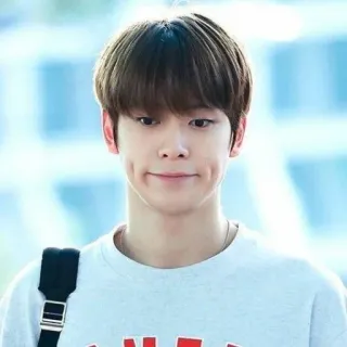 📸 男人, 肖像, 酒窝, 亚洲人, 微笑, 休闲 telegram sticker