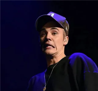 😬 Justin Bieber celebrità, cantante, popstar, justin bieber, musicista, artista, cappello telegram sticker