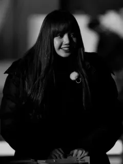 ◽️ Lisa Kpop, Cantora, Blackpink, Lisa, Mulher, Retrato, Celebridade telegram sticker