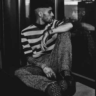 🌪 Zayn Malik 歌手, 名人, 男人, 时尚, 肖像, 模特, 黑白, 男性 telegram sticker