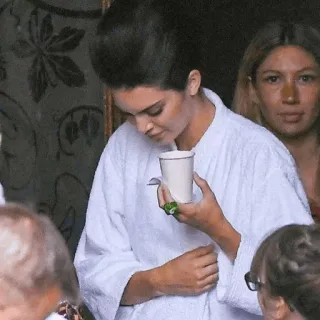 🗞 mulher, roupão, bebida, beleza, modelo telegram sticker