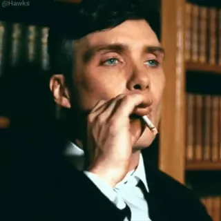 🥃 Thomas Shelby Peaky Blinders Thomas Shelby, Peaky Blinders, smoking, cigarette, Cillian Murphy whatsapp sticker