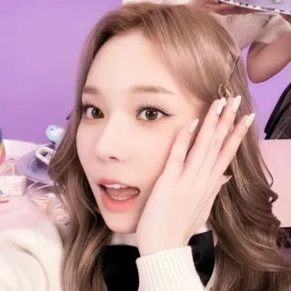 🧋 ผู้หญิง, ภาพเหมือน, ยิ้ม, น่ารัก, ความงาม whatsapp sticker