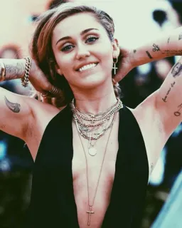 🕸 Miley Cyrus майли сайрус, певица, знаменитость, женщина, тату, блондинка telegram sticker