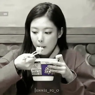 ::jennie::by➯ @jennie_fg_o :: @fStikBot whatsapp stickers