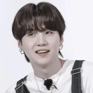 🦘 Suga kpop, cantante, ídolo, asiático, persona, sonriendo whatsapp sticker