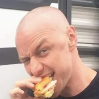 🥪 James McAvoy, actor, comiendo, sándwich, calvo telegram sticker