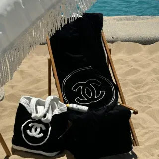 🌊 spiaggia, moda, lusso, chanel, accessori, estate telegram sticker