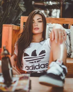 🎶 adidas femme, Adidas, mode, portrait, brune telegram sticker