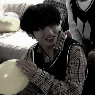 🎸 V K-pop, BTS, Idole, Personne, Ballons, Célébrité, Chanteur, Coréen whatsapp sticker