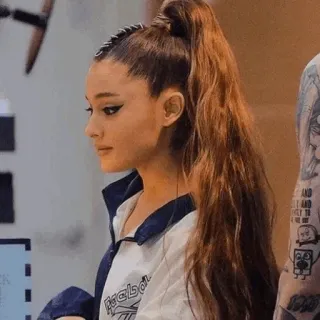 🌃 Ariana Grande นักร้อง, คนดัง, ป๊อปสตาร์, ดนตรี, ทรงผม telegram sticker