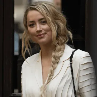 🖱 Amber Heard celebrità, ritratto, bionda, donna, attrice whatsapp sticker