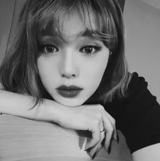🌚 mujer, retrato, chica, blanco y negro, cara telegram sticker