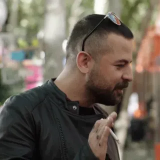 🚬 мужчина, сигарета, портрет, солнцезащитные очки, на улице, человек telegram sticker