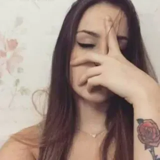 🤔 mulher, gesto, ofensivo, mão, menina, tatuagem de rosa telegram sticker
