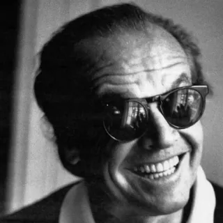 😁 Jack Nicholson actor, celebridad, gafas de sol, retrato, estrella de cine, famoso, blanco y negro, sonriendo telegram sticker