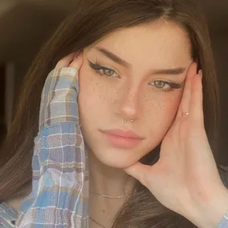 💞 mujer, chica, retrato, cara, persona, morena, ojos, maquillaje telegram sticker
