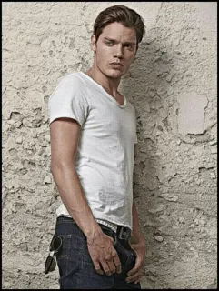 ✖️ uomo, maschio, modello, maglietta, casual, posa, jeans, moda telegram sticker