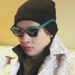 😐 person, sunglasses, beanie, portrait telegram sticker