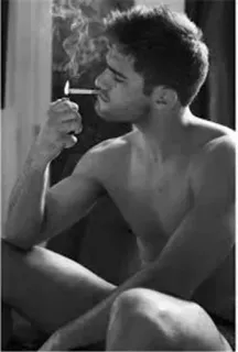 🚬 hombre, fumando, cigarrillo, tabaco, masculino, sin camisa telegram sticker